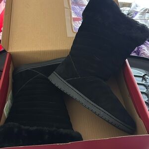 Brand new women’s boots, black suede size 10